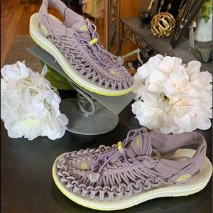 Keens Uneek Size 7